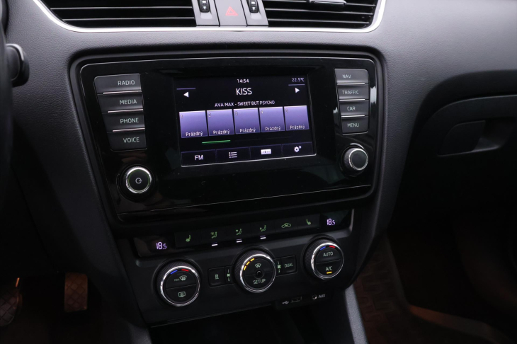 Škoda Octavia 1,6 TDI 77kW Elegance Tažné CZ