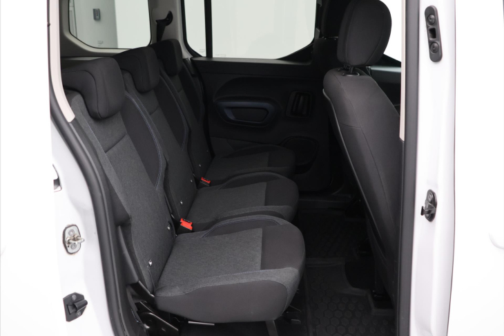 Peugeot Rifter 1,5 HDi 130k Allure tažné DPH