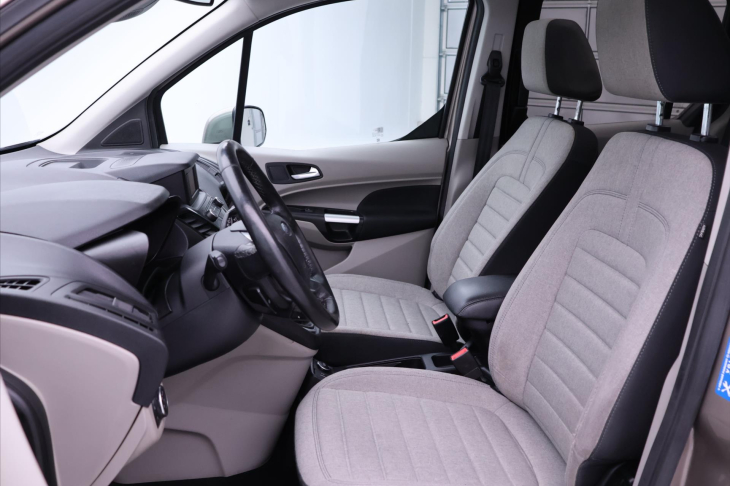 Ford Tourneo Connect 1,5 TDCI Titanium Tažné CZ