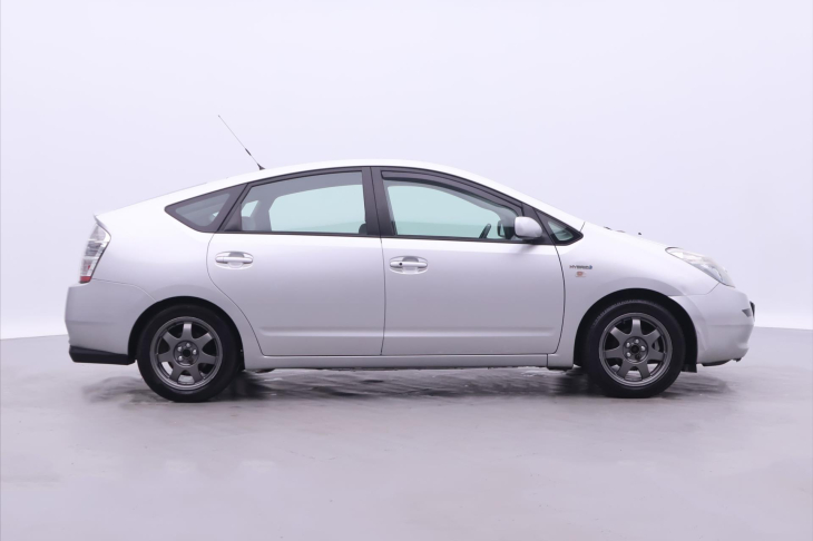 Toyota Prius 1,5 57kW Klima Hybrid Nová baterie