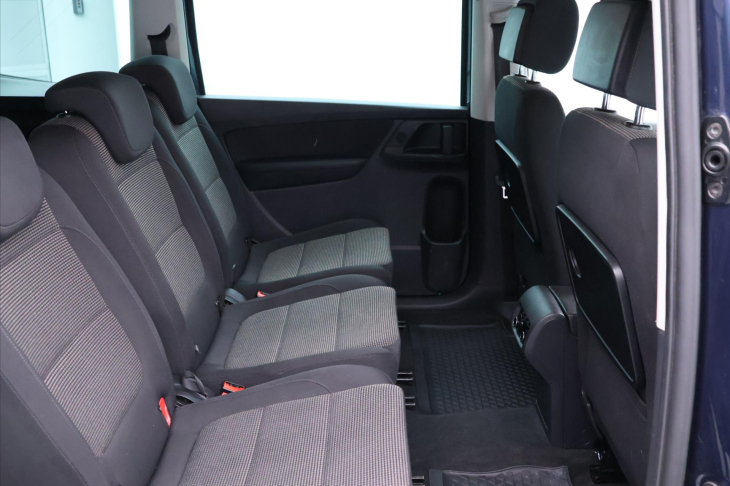 Volkswagen Sharan 2,0 TDI 103kW Aut.klima 7-Míst