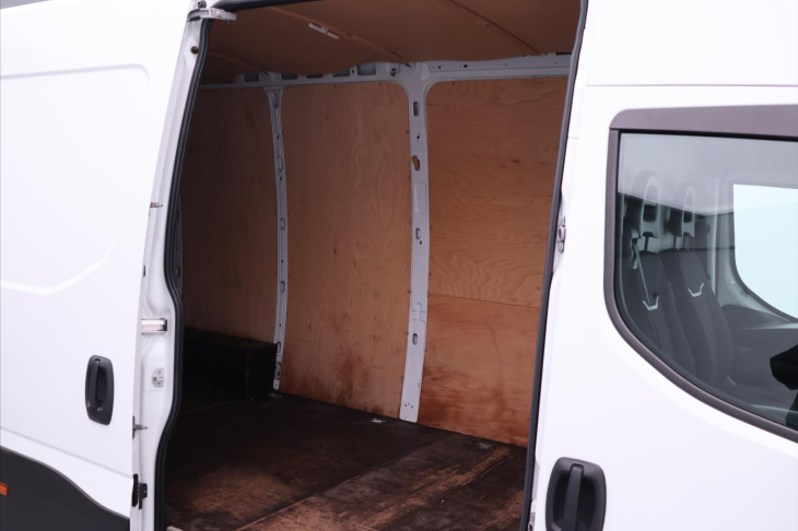 Iveco Daily 3,0 35S18 132kW L4H2 DPH