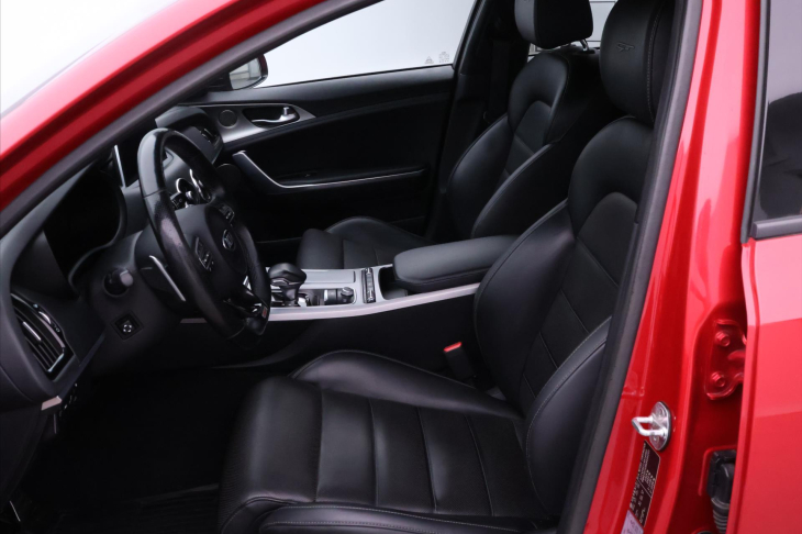 Kia Stinger 3,3 T-GDi 269kW GT DPH CZ