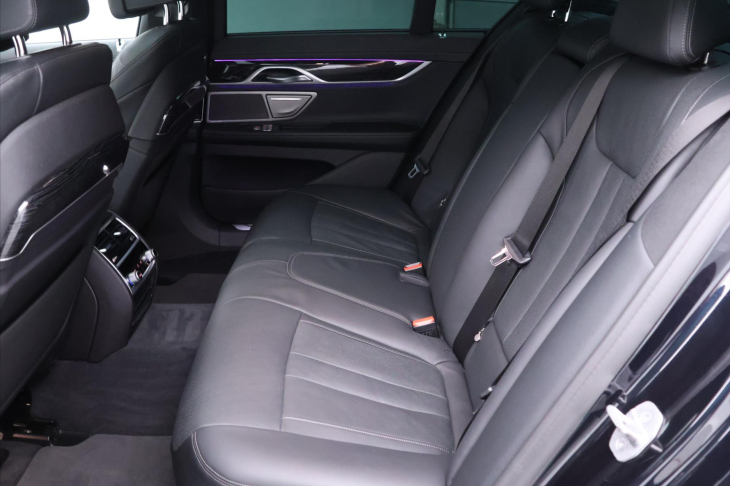 BMW Řada 7 3,0 730d xDrive 210kW M-paket