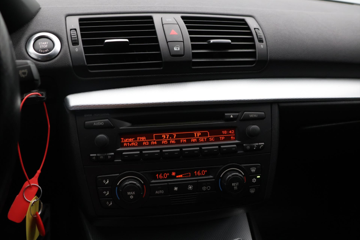 BMW Řada 1 3,0 130i 209kW Aut.Klima