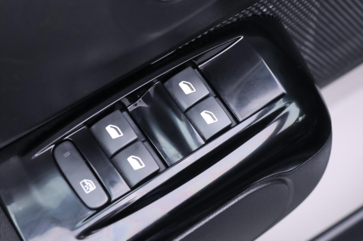 Citroën C3 1,2 PureTech 83kW klima CZ