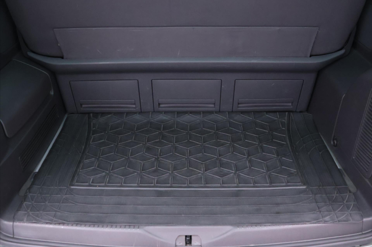Volkswagen Multivan 2,5 TDi 96kW Comfortline Tažné