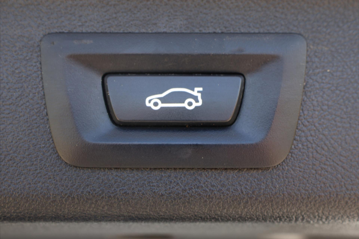 BMW Řada 5 2,0 525d 170kW Aut. Navi LED