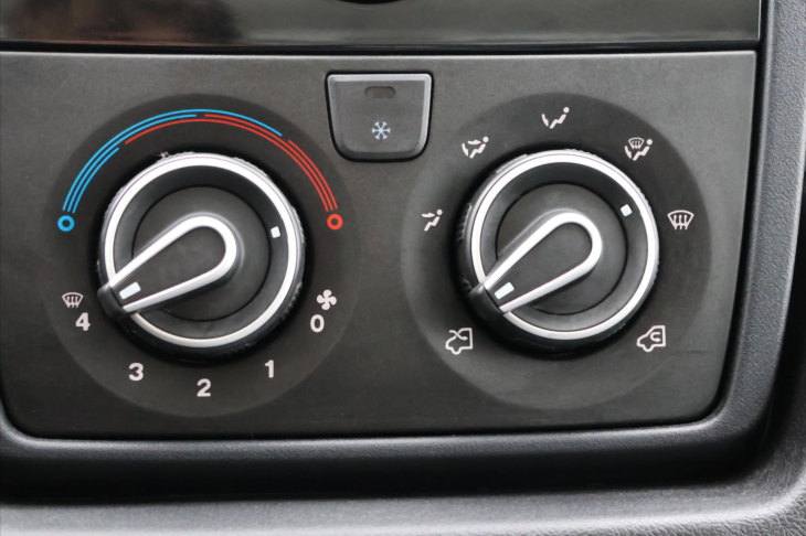 Peugeot Boxer 2,2 HDi 88kW L4H3 CZ 8 palet