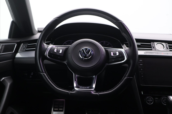 Volkswagen Arteon 2,0 TDi DSG R-line Pano