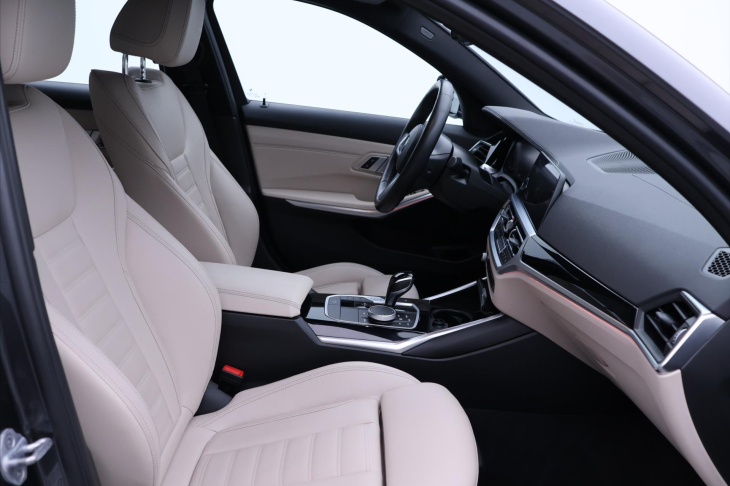 BMW Řada 3 2,0 320d 140kW XDrive Aut. DPH