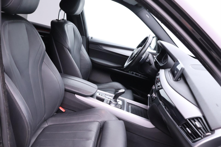 BMW X5 3,0 30d xD M-paket DPH 1.Maj.