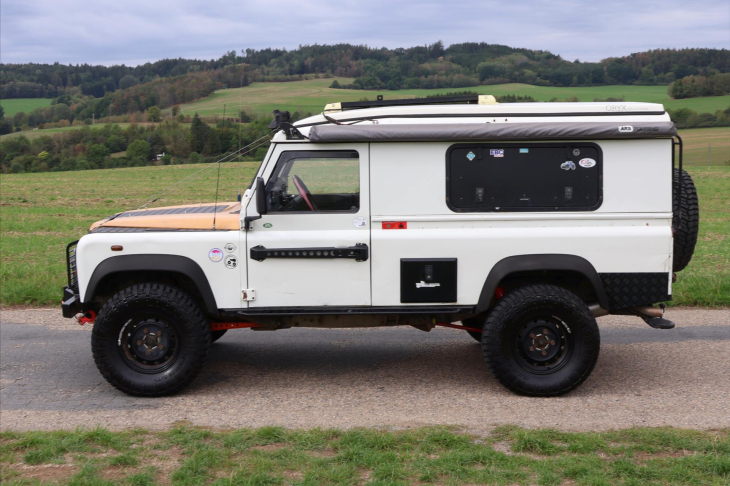 Land Rover Defender 2,5 110 Hard Top