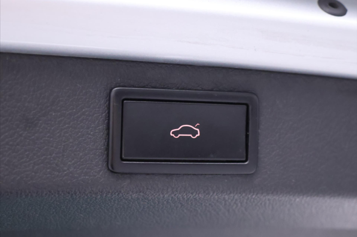 Škoda Superb 2,0 TDI 140kW DSG Scout 4x4 CZ