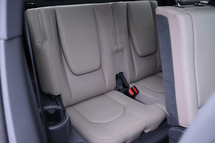 Land Rover Defender 2,0 D240 177kW Aut. AWD Tažné