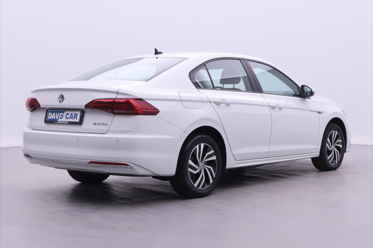 Volkswagen Bora E-Bora 100kW Automat