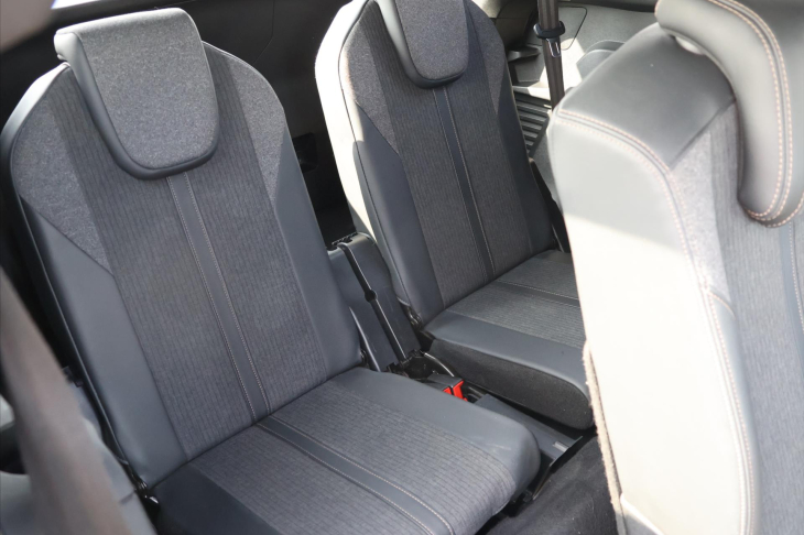 Peugeot 5008 1,2 PT 96kW GT-Line 7-Míst