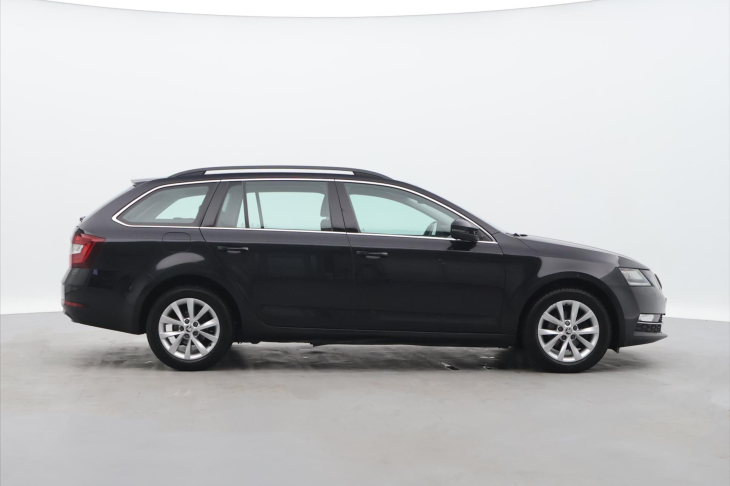 Škoda Octavia 1.6 TDI CZ Style Kessy LED DPH