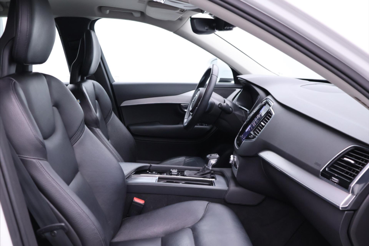 Volvo XC90 2,0 D4 140kW CZ LED Momentum