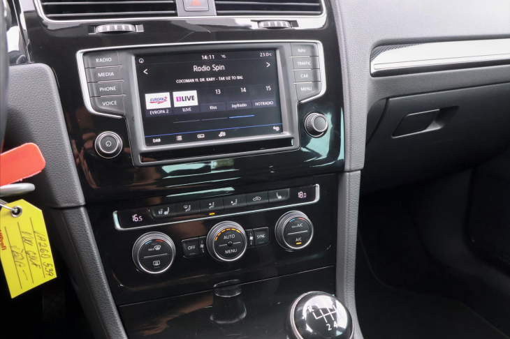 Volkswagen Golf 1,4 TSI 110kW Highline Navi