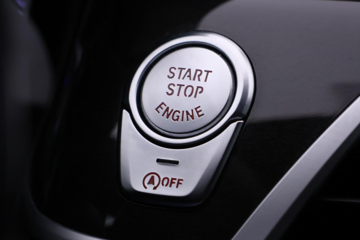 BMW Řada 7 4,4 750i 330kW xDrive DPH