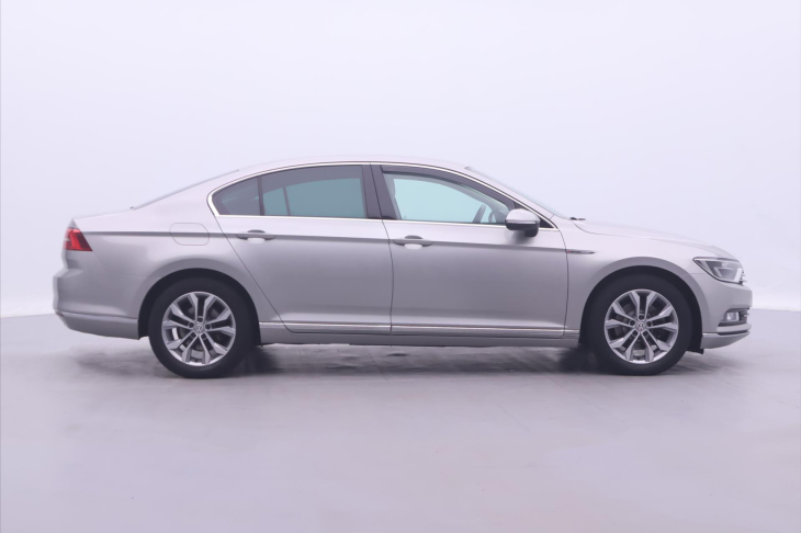 Volkswagen Passat 2,0 110kW Highline 4Motion CZ