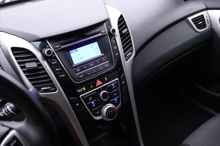 Hyundai i30 1,6 GDI 88kW Trikolor Komfort