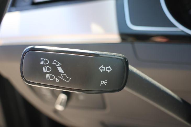 Volkswagen Passat 2,0 TDI 110kW DSG Elegance