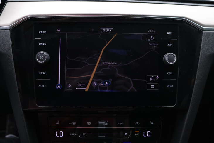 Volkswagen Passat 2,0 TDI Elegance Aut.Klima CZ