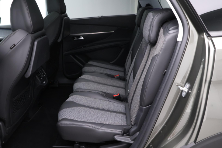 Peugeot 5008 1,2 PT 96kW Allure PANO 7-míst