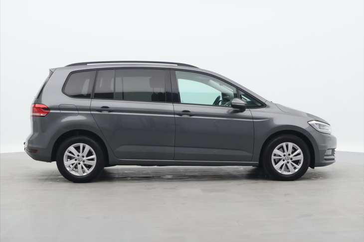 Volkswagen Touran 2,0 TDI DSG Parorama Navi