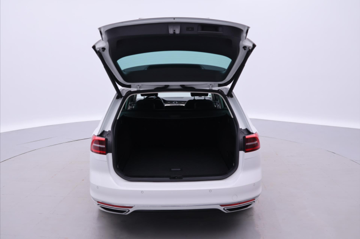Volkswagen Passat 2,0 TDI R-line Highline