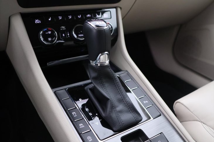 Škoda Superb 2,0 TDI DSG 4x4 CZ Style DPH