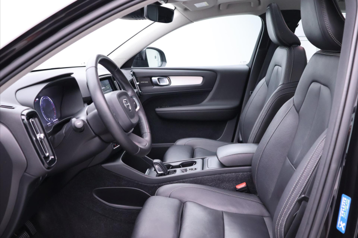 Volvo XC40 2,0 D4 AWD Panorama Tažné