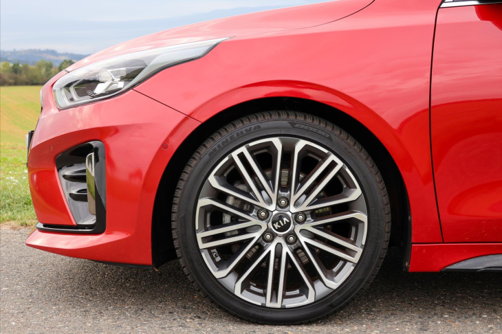 Kia ProCeed 1,6 CRDI GT-Line Aut. LED Kůže