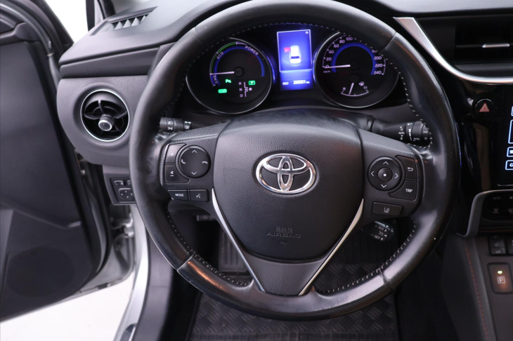 Toyota Auris 1,8 Hybrid e-CVT Executive CZ