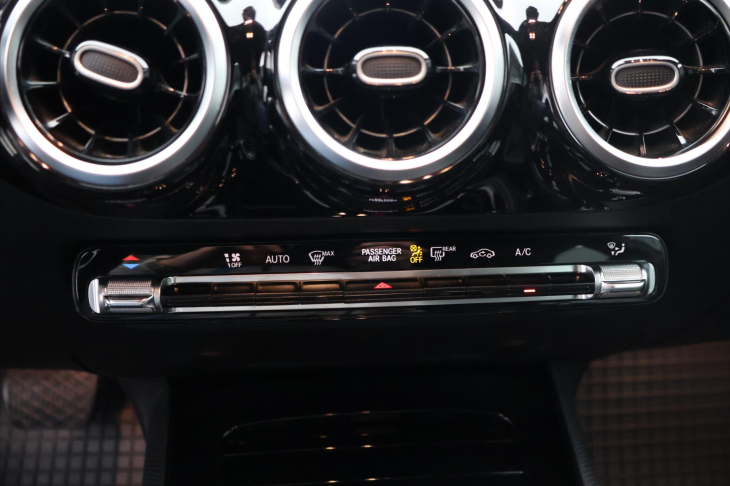Mercedes-Benz Třídy B 1,5 180d 85kW Aut. Led Navi CZ