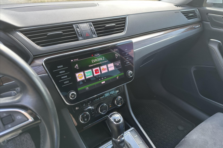 Škoda Superb 2,0 TDI 140kW DSG Scout 4x4 CZ