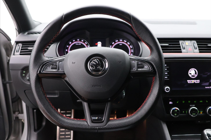 Škoda Octavia 2,0 TDI 135kW LED Navigace RS