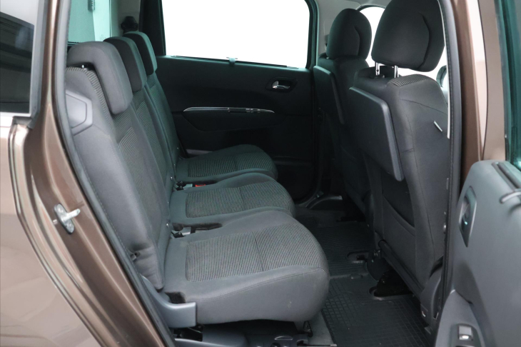 Peugeot 5008 1,6 HDI 88kW Allure 7-Míst DPH