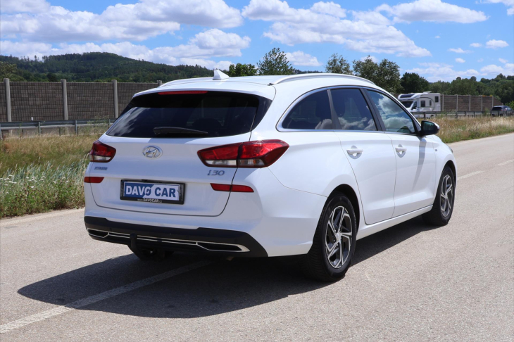 Hyundai i30 1,5 T-GDI 117kW Family Smart