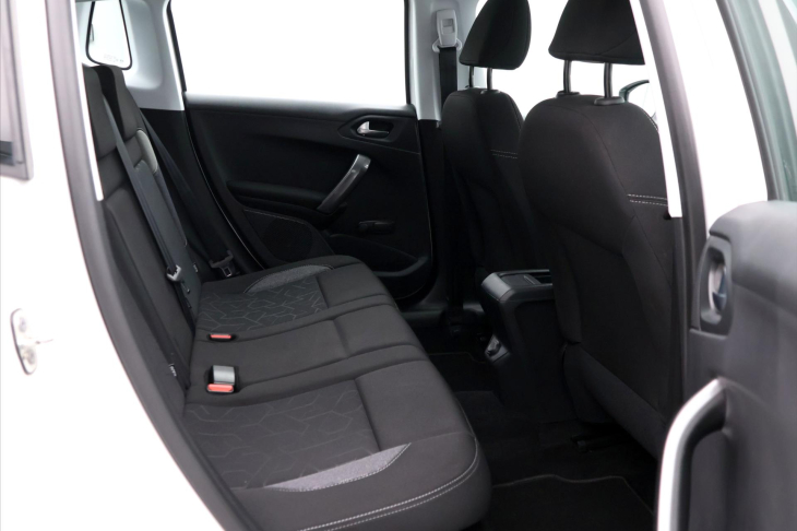 Peugeot 2008 1.2 PT 82k Active Pack 1.Maj