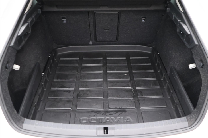 Škoda Octavia 1,5 TSI 110kW Style Aut.klima