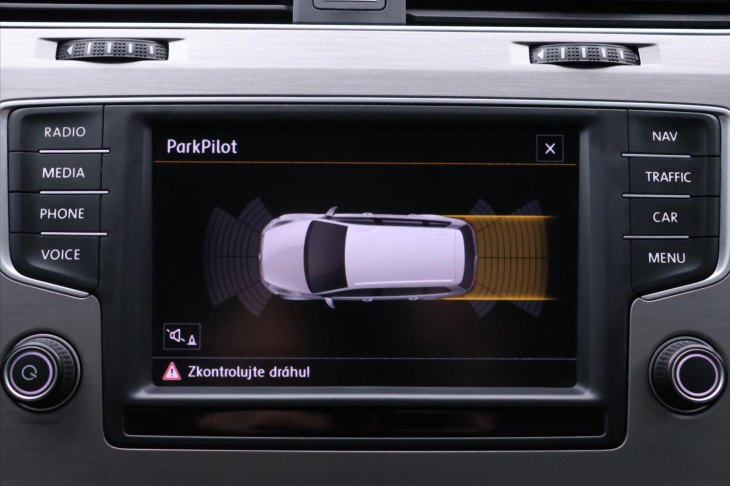 Volkswagen Golf 1,6 TDI Navi Aut.klima Kůže