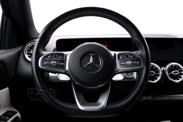 Mercedes-Benz GLB 2.0 200d 110kW AMG Line FULL LED