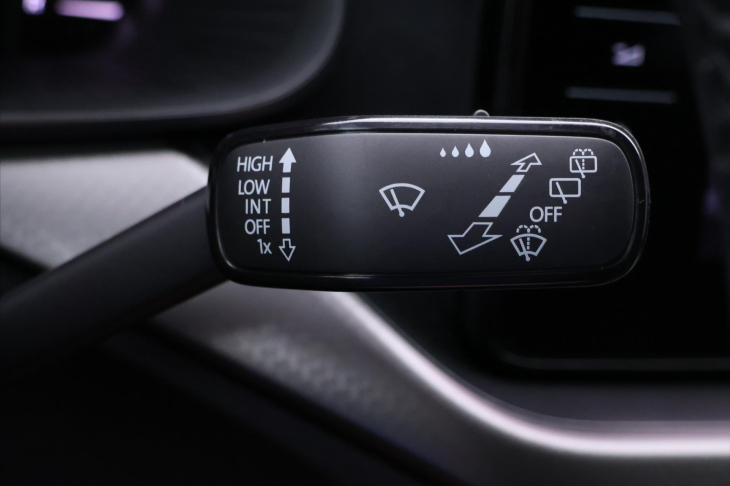 Škoda Kamiq 1,0 TSI Clever Virtual Navi DPH