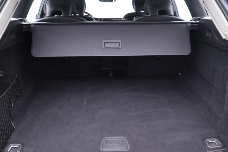 Volvo XC60 2,0 145 kW D4 AWD Momentum