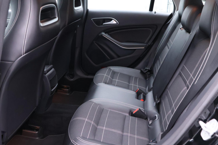 Mercedes-Benz CLA 2,0 250 155kW 4Matic Xenon