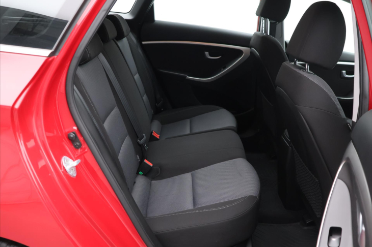 Hyundai i30 1,6 GDI 99kW Trikolor Style CZ