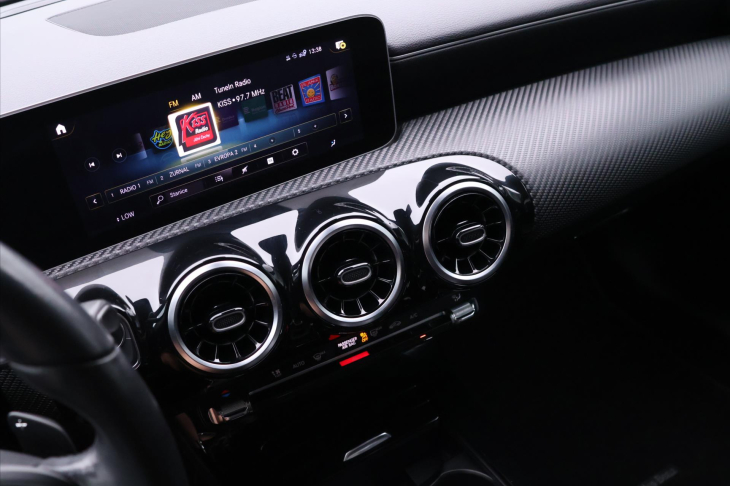 Mercedes-Benz Třídy A 1,5 180d CZ